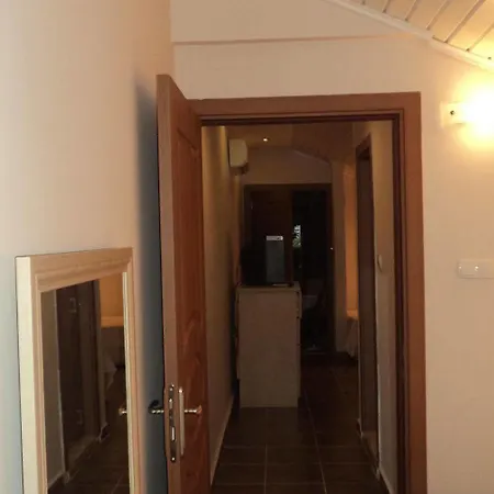 Hotel Club La Perla 2*