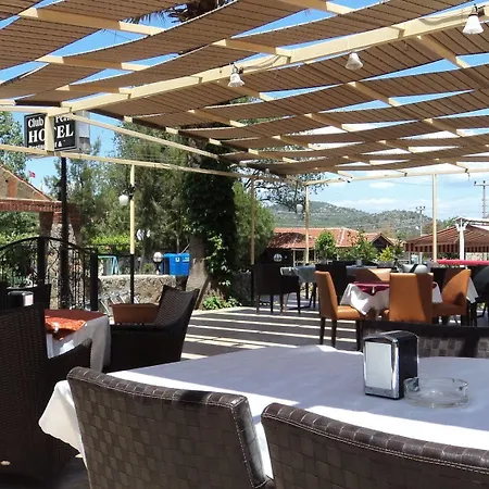 Hotel Club La Perla 2*