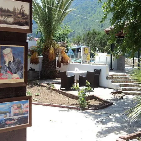 Hotel Club La Perla 2*